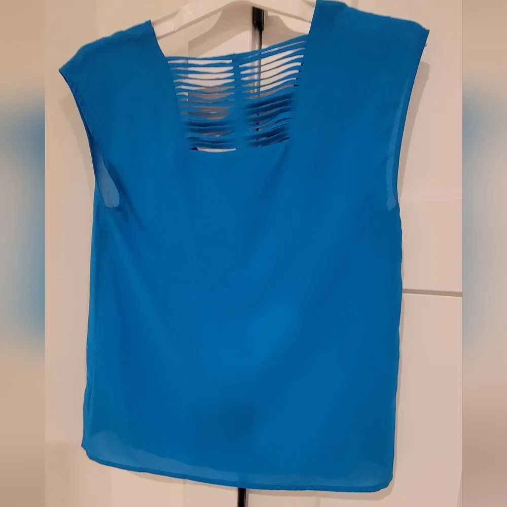 Top - Picture 3 of 4